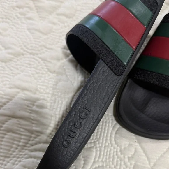Gucci Slide Sandals with Black, Green, and Red Stripes - Picture 3 of 8